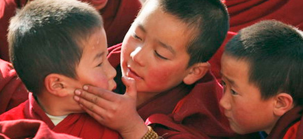 Jonge nonnen in Nepal